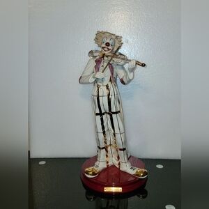 Vittorio Sabadin Porcelain 18"  Clown Figurine with Violin - White and Gold